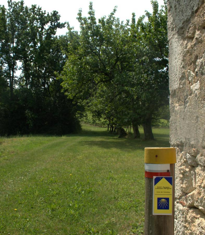 Perigourdine Avec Spa Et Vue Pomport Esterno foto