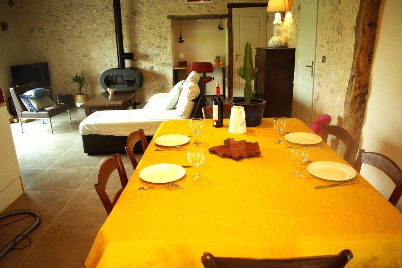 Perigourdine Avec Spa Et Vue Pomport Esterno foto